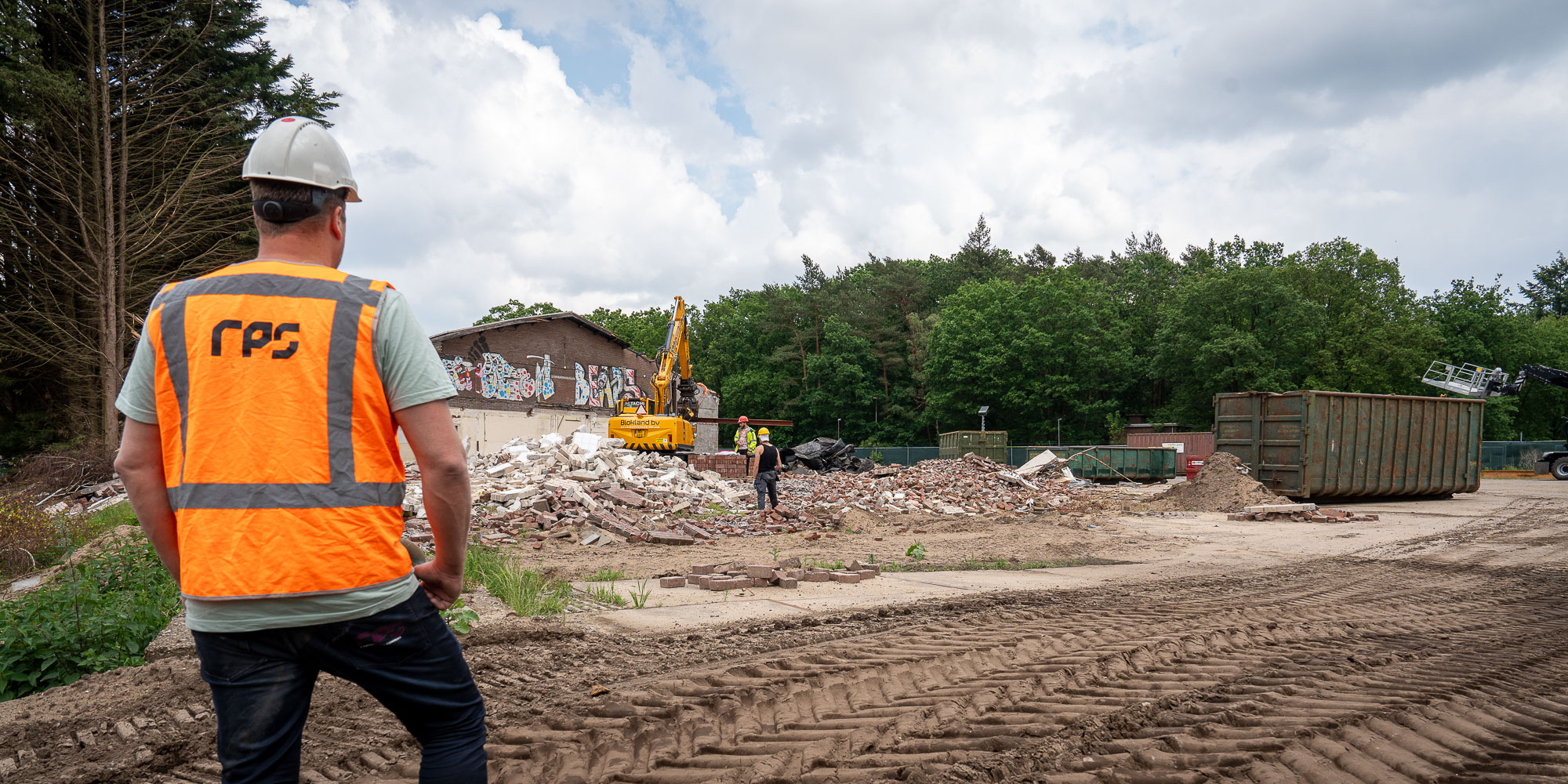 RPS medewerker op sloopterrein